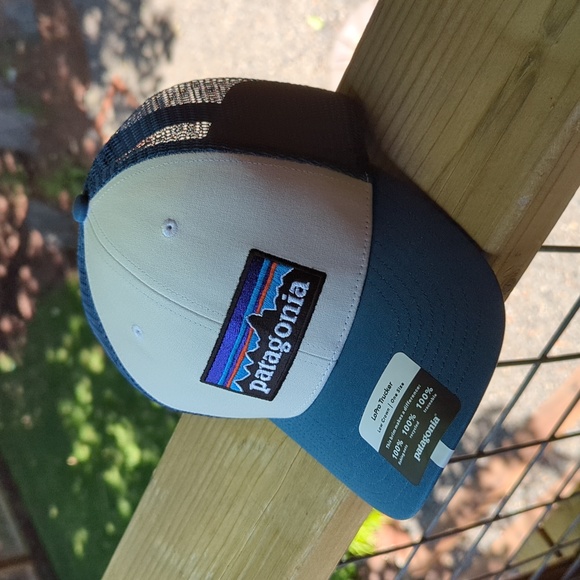 PATAGONIA LoPro P-6 Trucker Mesh Hat/Cap Low Crown White/Wavy Blue NEW - Picture 3 of 6